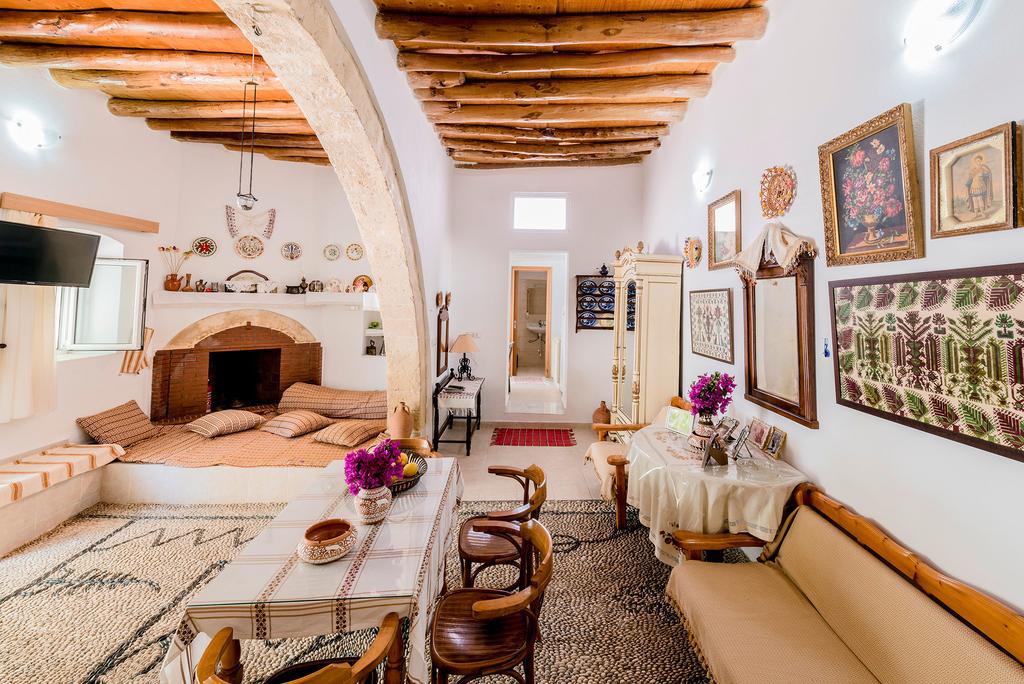 Kamariko Traditional House Афанту Номер фото